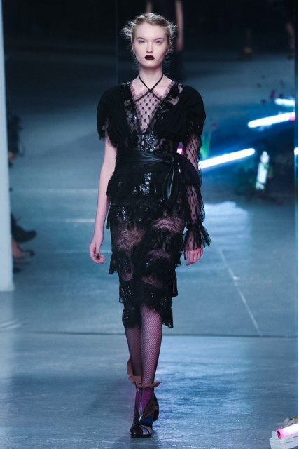 56c3649da67de1455645853_w427_h640